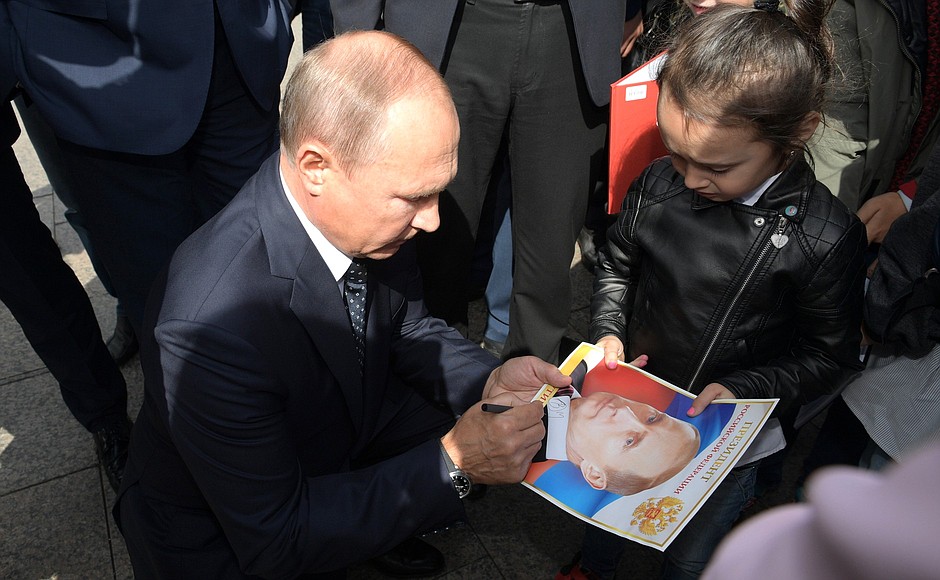 Potemkiniada lui Vladimir Putin la Omsk sau cum construiești parcuri moderne cu televizorul