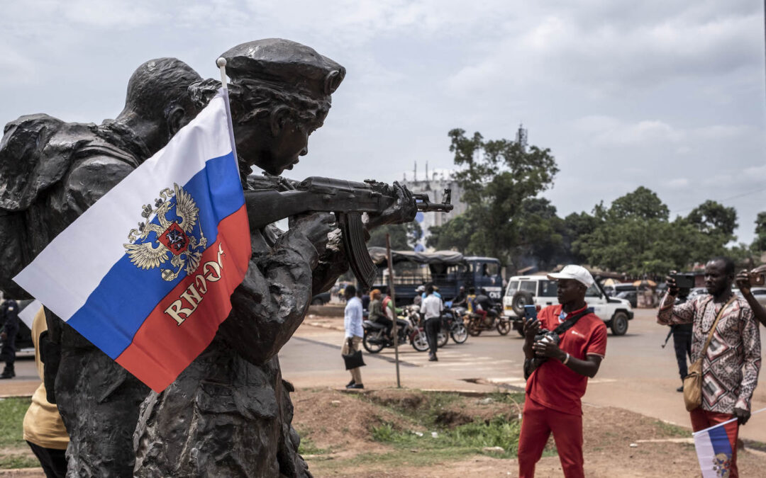 Rușii intră în Africa cu trupele Wagner și Franța ripostează