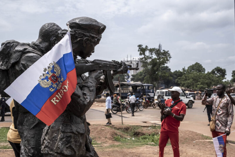 Rușii intră în Africa cu trupele Wagner și Franța ripostează